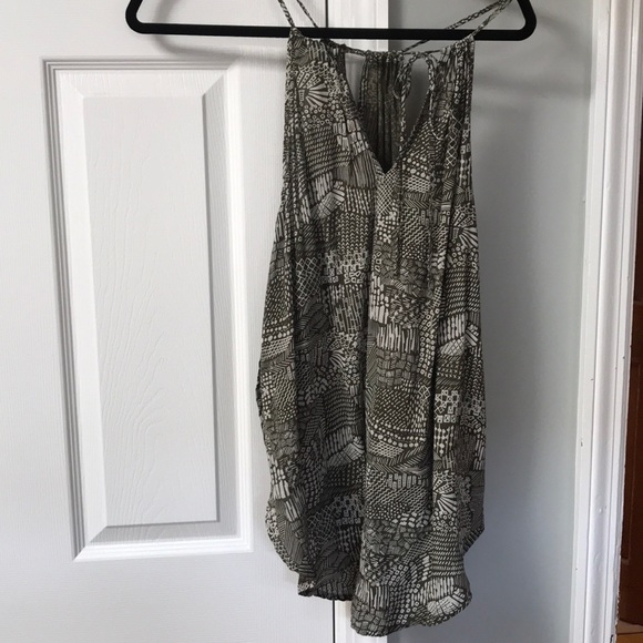 Tank - Picture 4 of 4